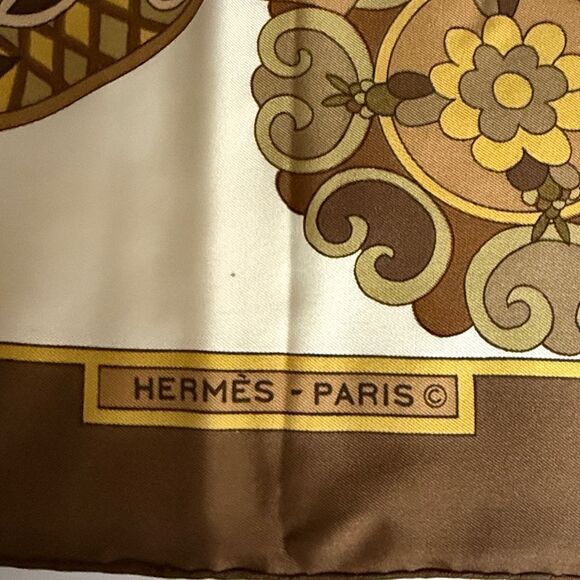 Hermes Carre 90 Cendrillon Silk Scarf. Brown, Gold, Green. - Picture 6 of 9
